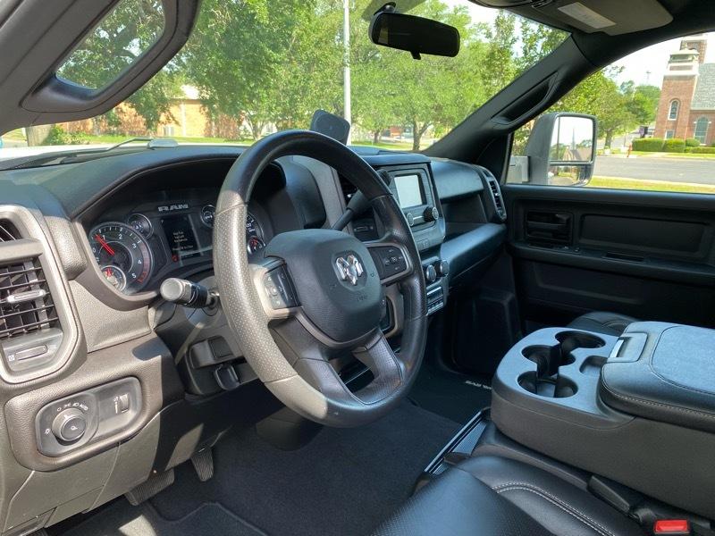 RAM 3500 Tradesman Crew Cab 4WD DRW 2023