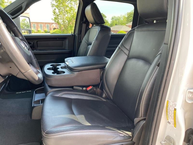 RAM 3500 Tradesman Crew Cab 4WD DRW 2023