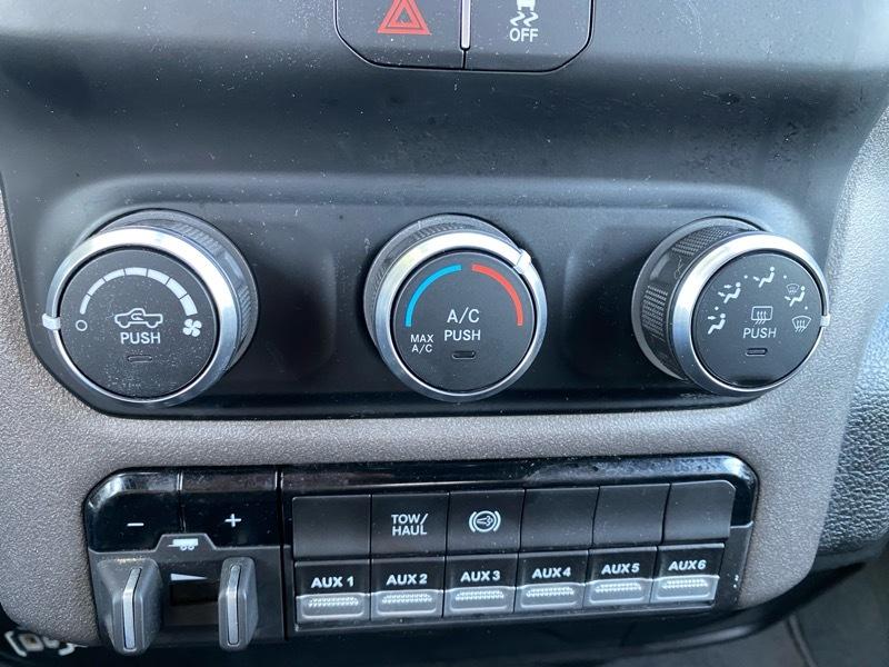 RAM 3500 Tradesman Crew Cab 4WD DRW 2023