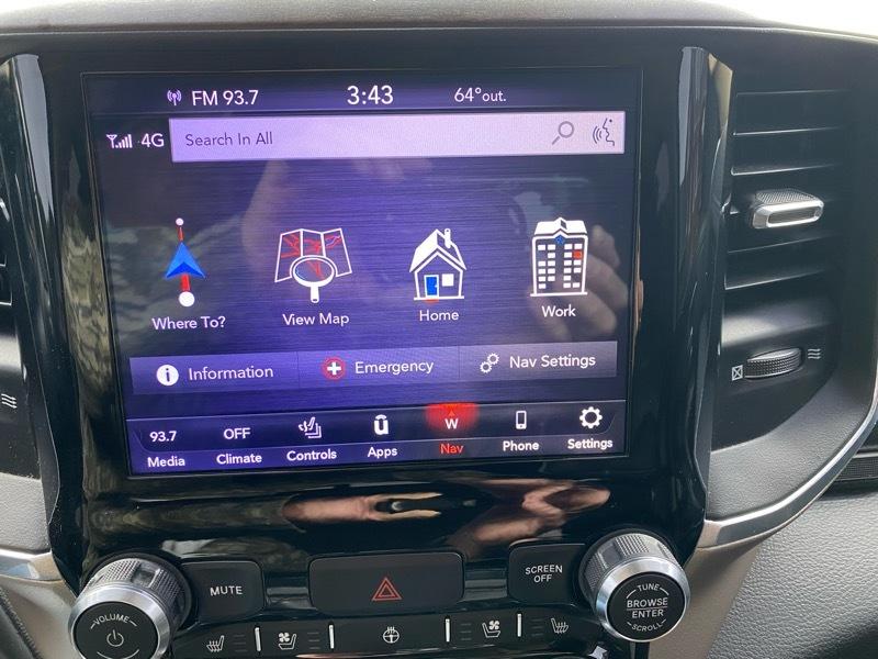RAM 1500 Laramie Crew Cab SWB 4WD 2021