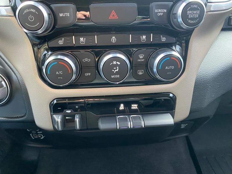 RAM 1500 Laramie Crew Cab SWB 4WD 2021