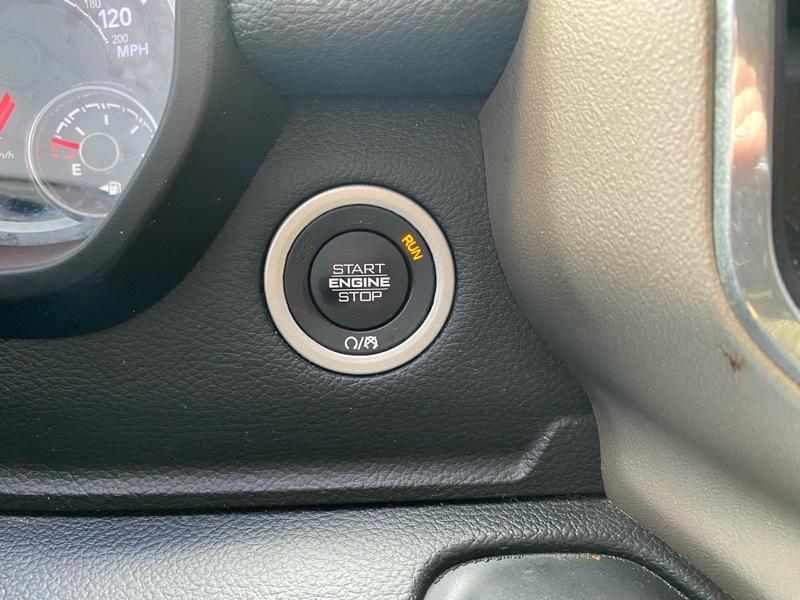 RAM 1500 Laramie Crew Cab SWB 4WD 2021