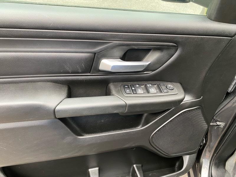 RAM 1500 Tradesman Crew Cab SWB 4WD 2024