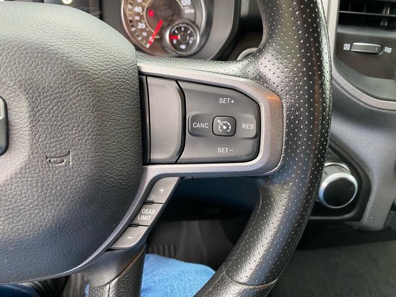 RAM 1500 Tradesman Crew Cab SWB 4WD 2024