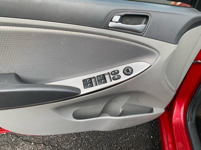 Hyundai Accent Sport 5-Door 6A 2015