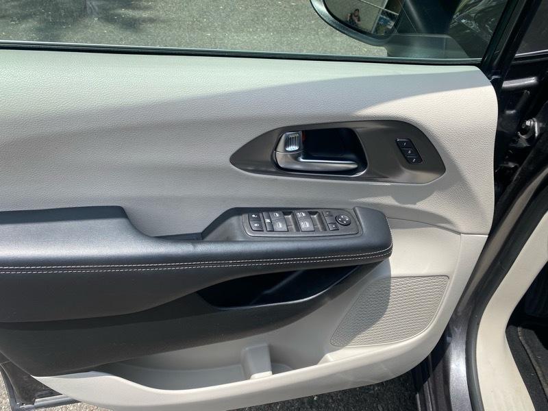 Chrysler Pacifica Touring L 2023