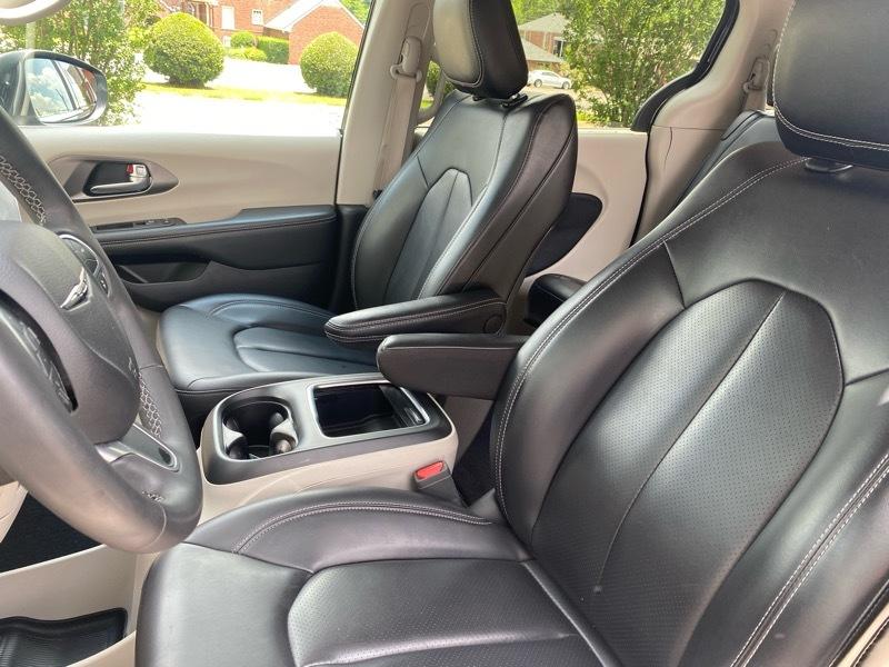 Chrysler Pacifica Touring L 2023
