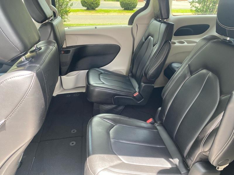 Chrysler Pacifica Touring L 2023