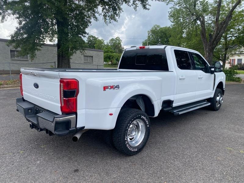 Ford F-350 SD Lariat Crew Cab Long Bed DRW 4WD 2023