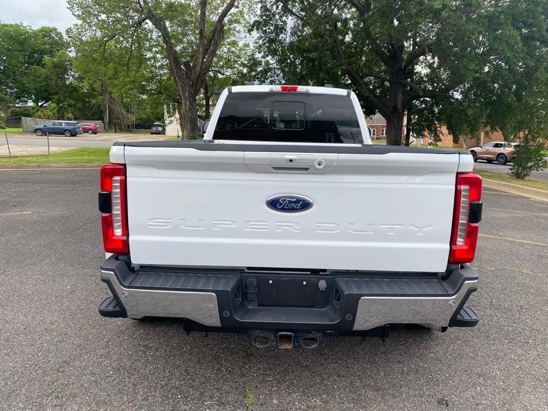 Ford F-350 SD Lariat Crew Cab Long Bed DRW 4WD 2023