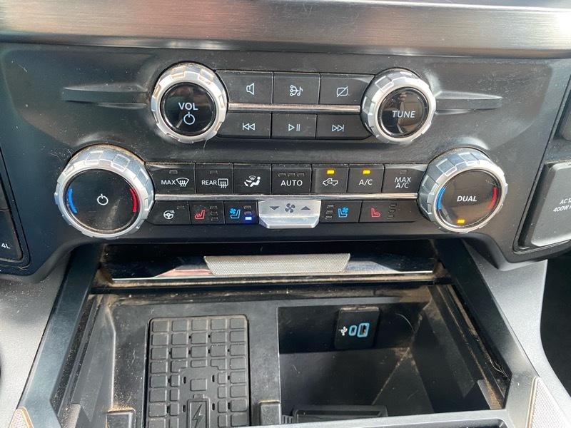 Ford F-350 SD Lariat Crew Cab Long Bed DRW 4WD 2023