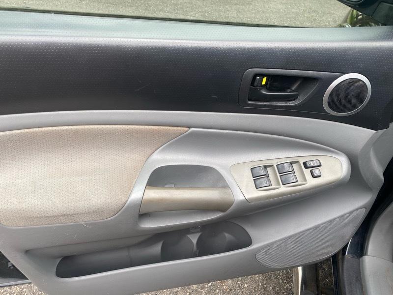 Toyota Tacoma PreRunner Double Cab Long Bed V6 2WD 2006