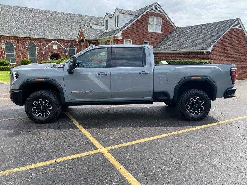 GMC Sierra 2500HD AT4X Crew Cab 4WD 2025