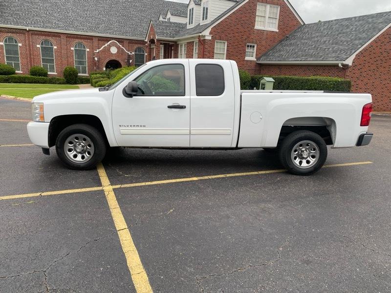 Chevrolet Silverado 1500 LS 2WD 2011