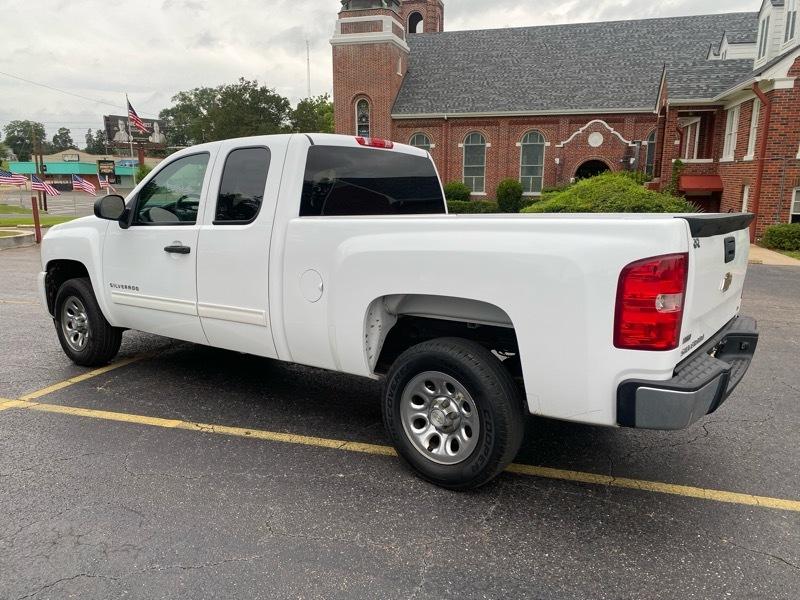 Chevrolet Silverado 1500 LS 2WD 2011