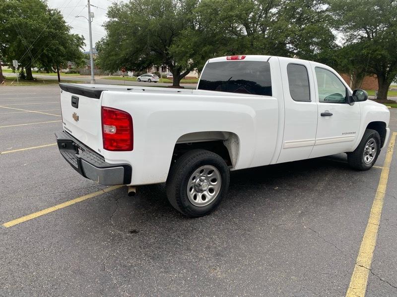 Chevrolet Silverado 1500 LS 2WD 2011