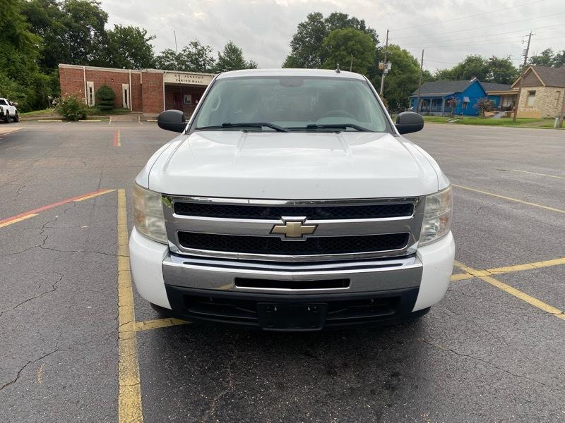Chevrolet Silverado 1500 LS 2WD 2011