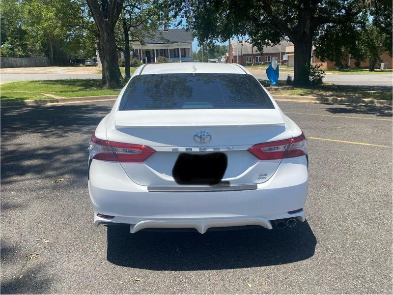 Toyota Camry SE 2020