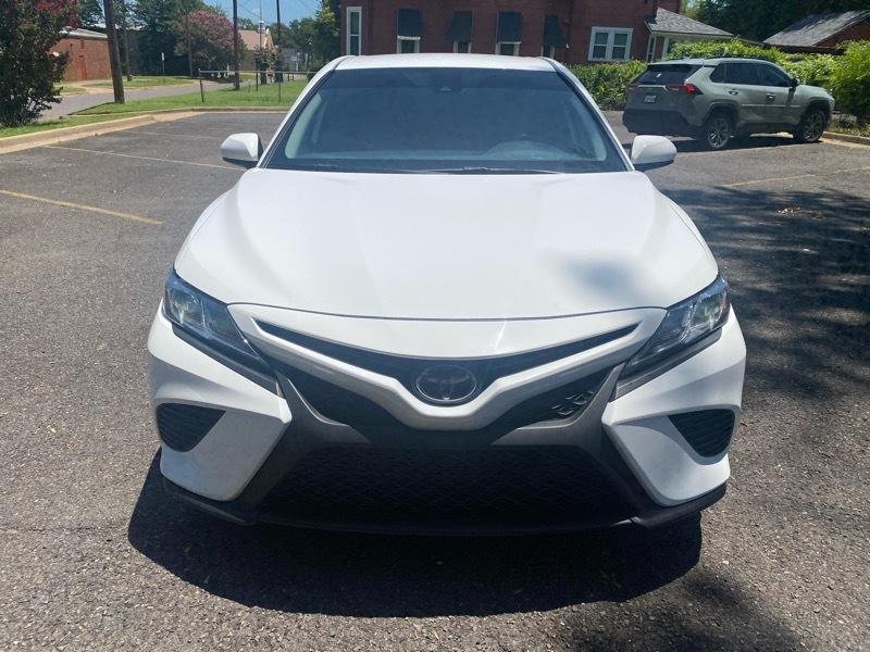 Toyota Camry SE 2020