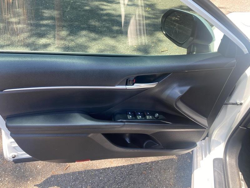 Toyota Camry SE 2020