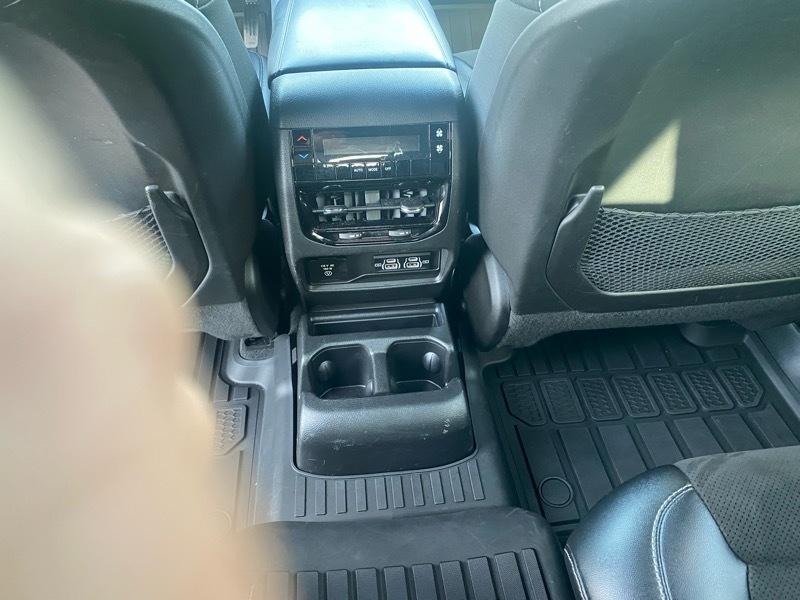 Jeep Grand Cherokee L Laredo 2023