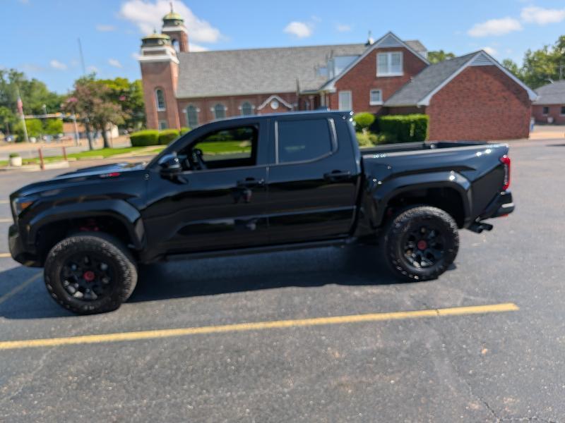 Toyota Tacoma 4WD  2026