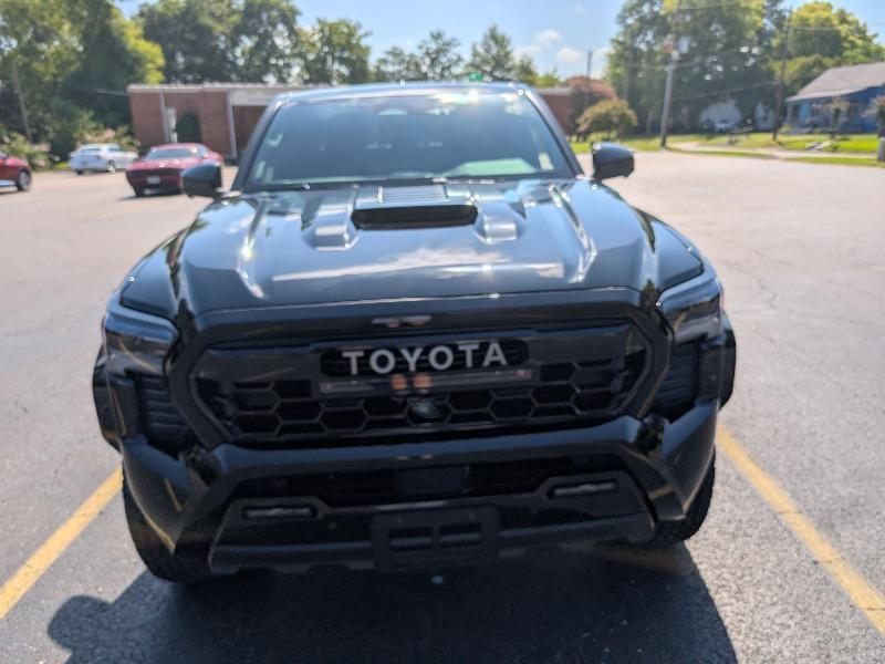 Toyota Tacoma 4WD  2026
