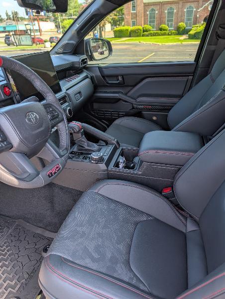 Toyota Tacoma 4WD  2026