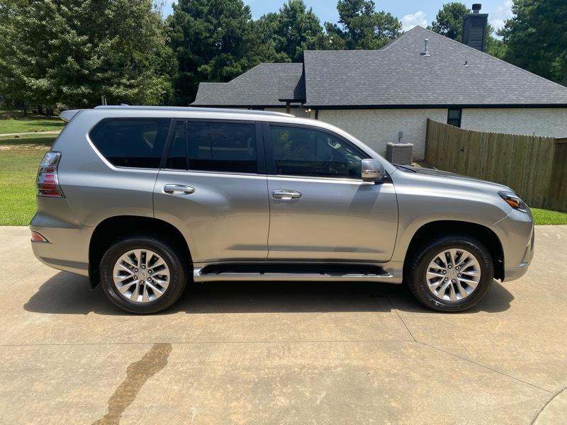 Lexus GX 460 Base 2023