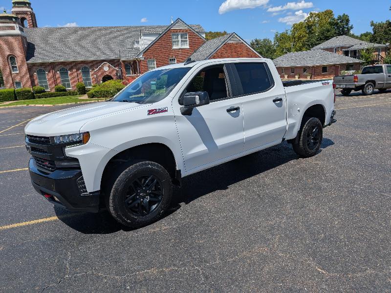 Chevrolet Silverado 1500 Limited LT Trail Boss Crew Cab Long Box 4WD 2022