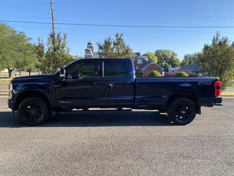 Ford F-350 SD Lariat Crew Cab Long Bed 4WD 2024