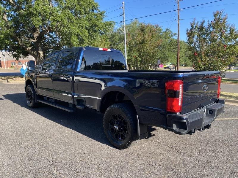 Ford F-350 SD Lariat Crew Cab Long Bed 4WD 2024