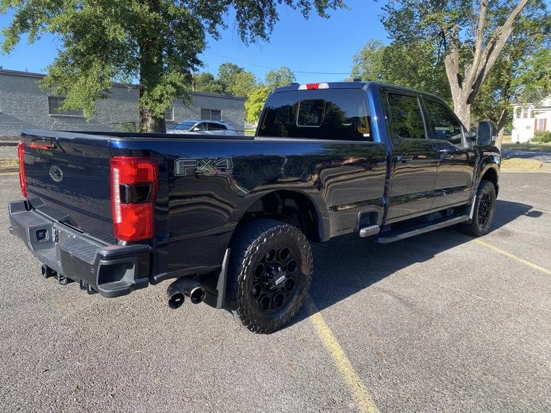 Ford F-350 SD Lariat Crew Cab Long Bed 4WD 2024