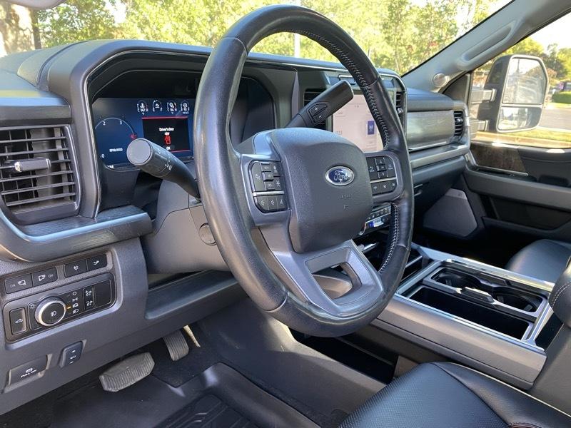 Ford F-350 SD Lariat Crew Cab Long Bed 4WD 2024