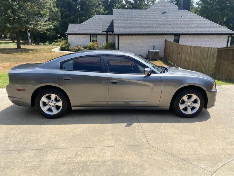 Dodge Charger SE 2011