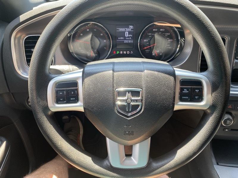 Dodge Charger SE 2011