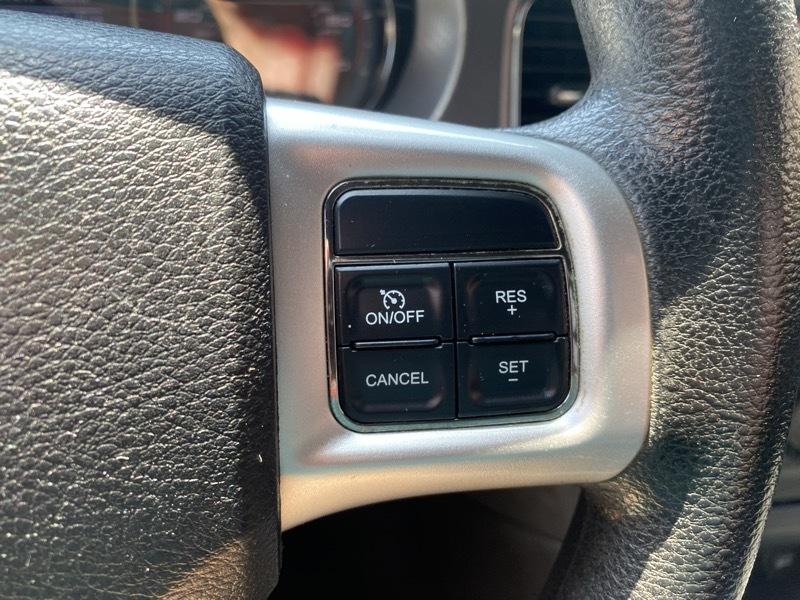 Dodge Charger SE 2011