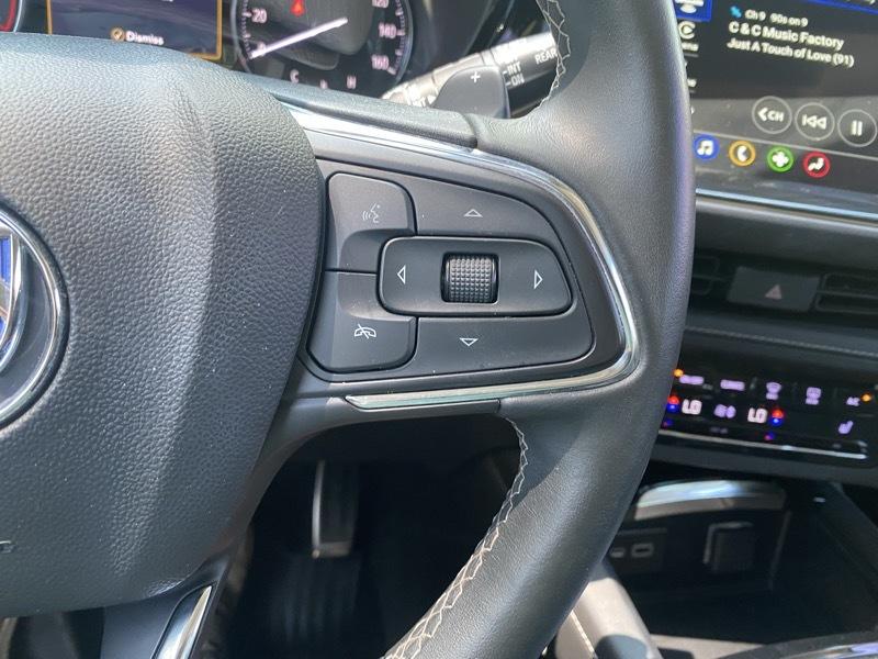Buick Envision Essense 2023