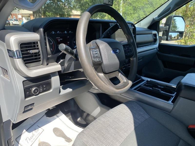 Ford F-350 SD XLT Crew Cab Long Bed 4WD 2023