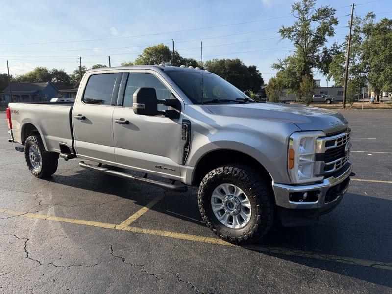 Ford F-350 SD XLT Crew Cab Long Bed 4WD 2023