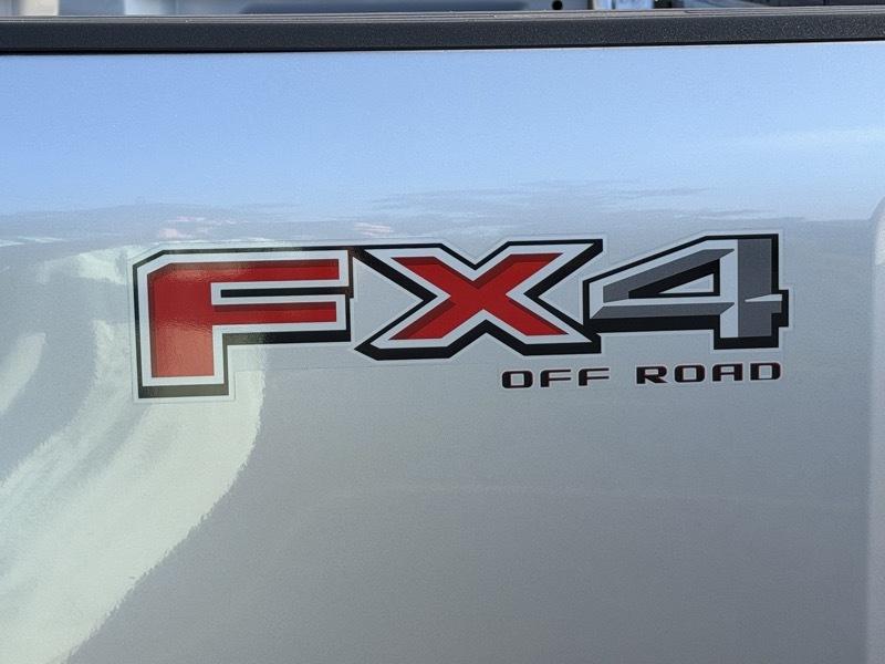 Ford F-350 SD XLT Crew Cab Long Bed 4WD 2023
