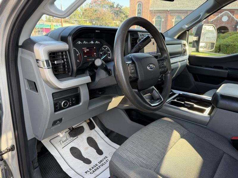 Ford F-350 SD XLT Crew Cab Long Bed 4WD 2023