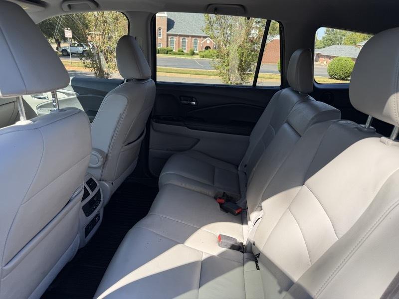 Honda Pilot EX-L w/Navigation and RES 2019
