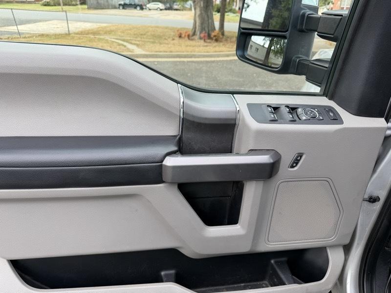 Ford F-350 SD XLT Crew Cab Long Bed DRW 4WD 2019