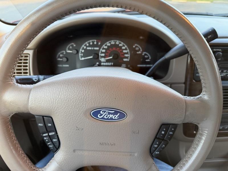 Ford Explorer Eddie Bauer 4WD 2002