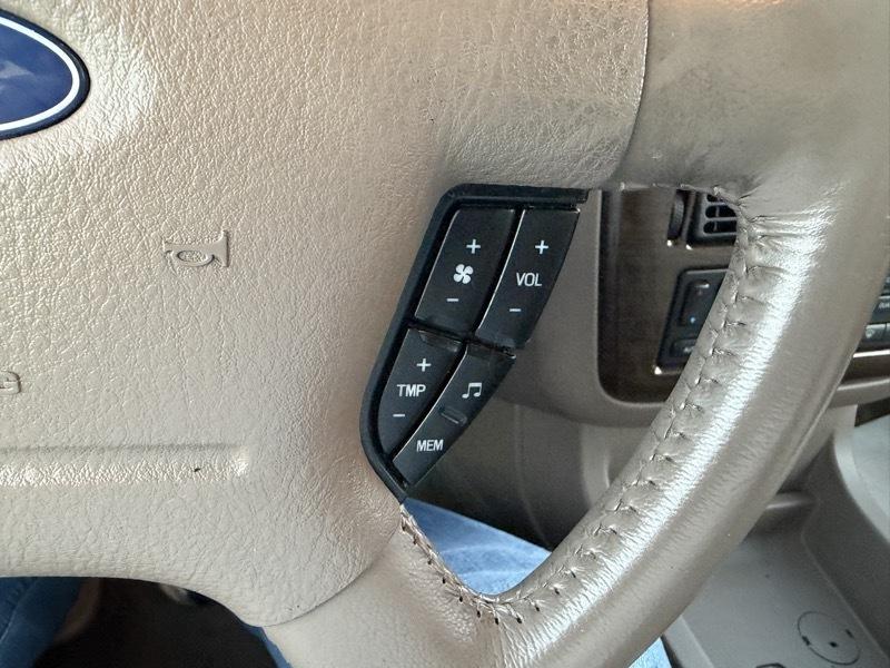 Ford Explorer Eddie Bauer 4WD 2002