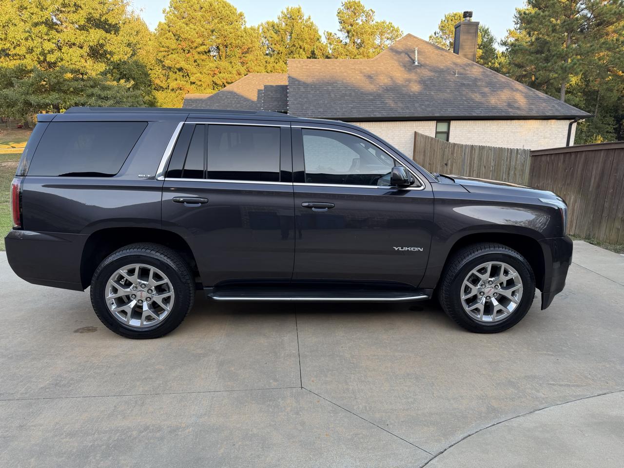GMC Yukon SLT 2WD 2017