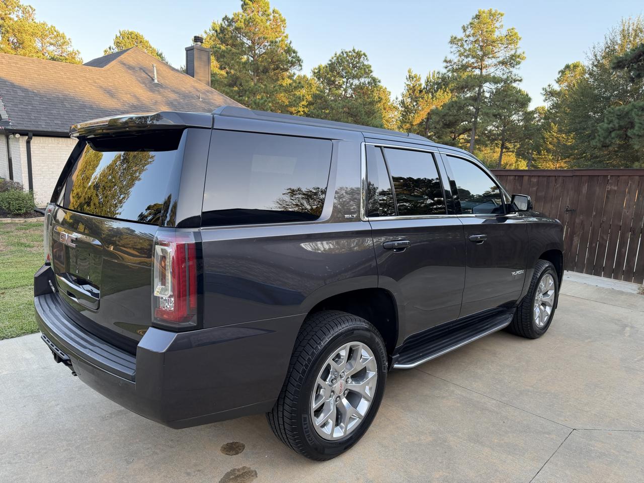 GMC Yukon SLT 2WD 2017