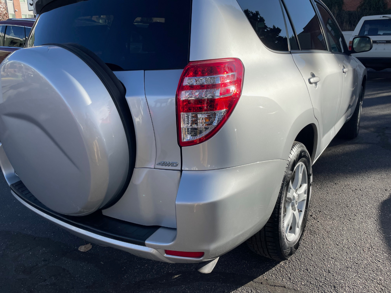 Toyota RAV4 4-Door 4WD 2012