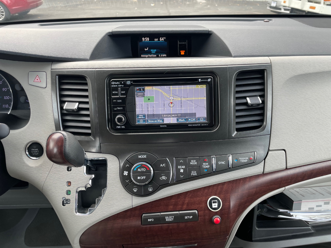 Toyota Sienna  2014